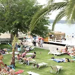 Daphnis Hotel 3*