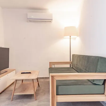 Daphnis Hotel Golturkbuku