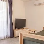 Hotel Daphnis 3*
