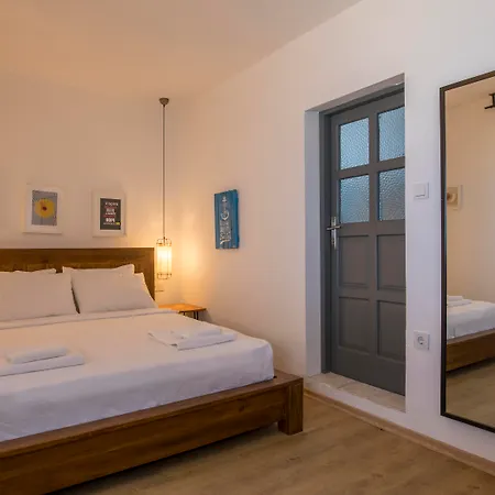 Daphnis Hotel
