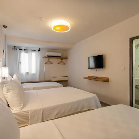 Hotel Daphnis 3*