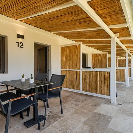 Daphnis Hotel 3*