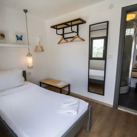 Daphnis Hotel 3*
