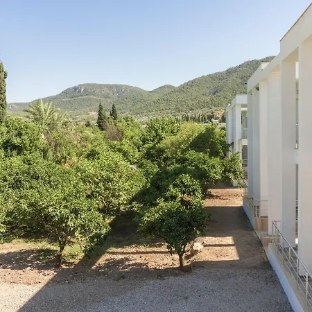 Daphnis Hotel Golturkbuku