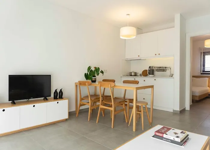 Daphnis 3* Golturkbuku