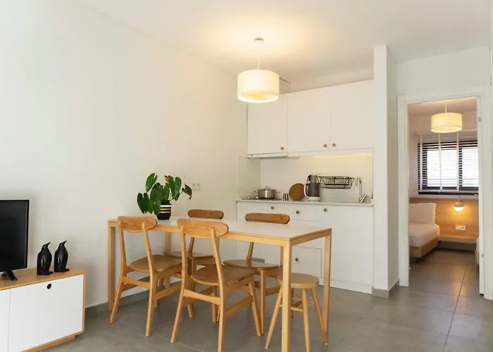 Daphnis Hotel Golturkbuku