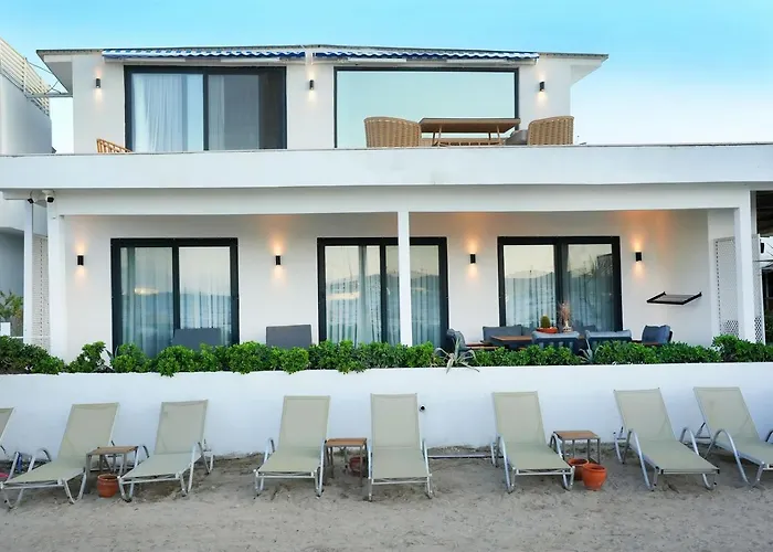 Daphnis Hotel Golturkbuku